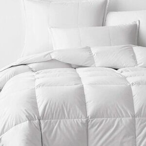The Company Store LaCrosse Medium Warmth White Queen Down Duvet Insert